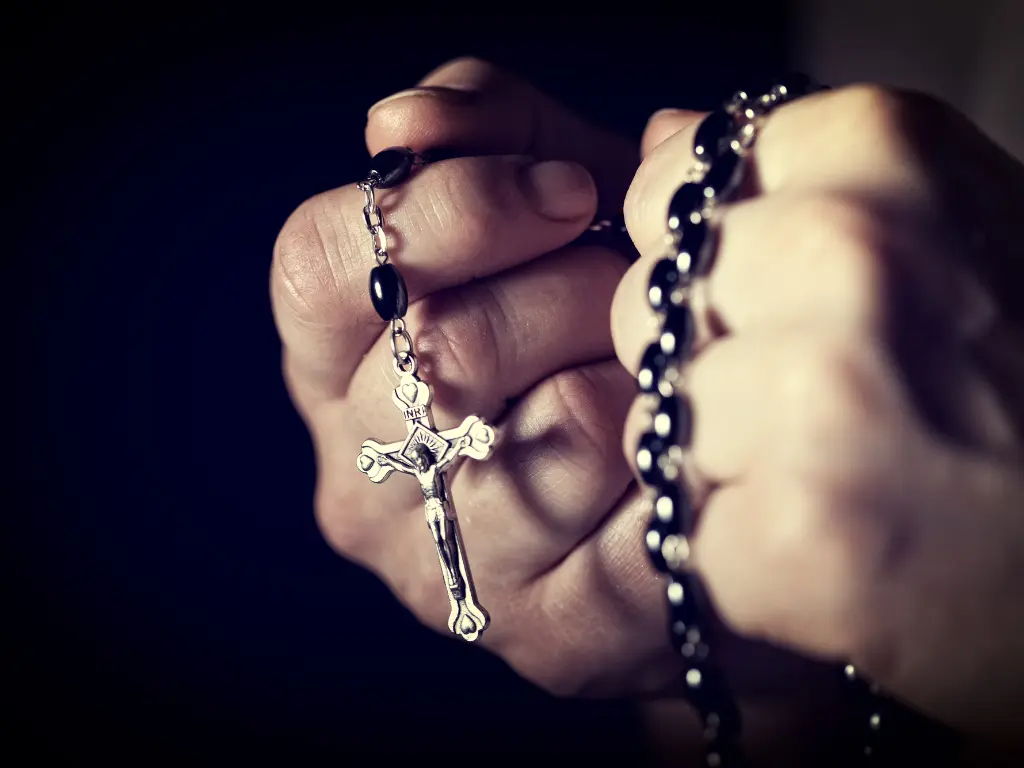 The 15 promises of the Virgin Mary to those who pray the Rosary